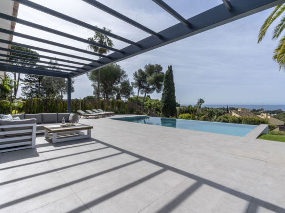 For Sale 🏡 Contemporary Andalusian Villa – Elviria – Sea views