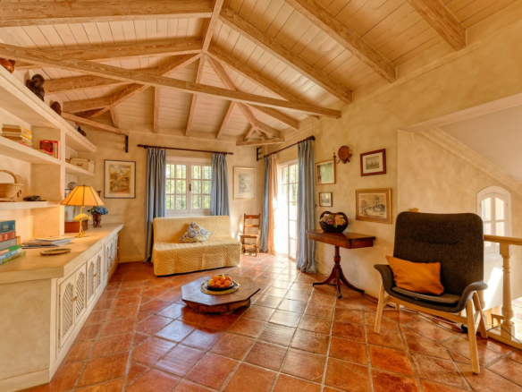 For Sale – VILLA · SAN PEDRO DE ALCÁNTARA – Large Garden – To Reform