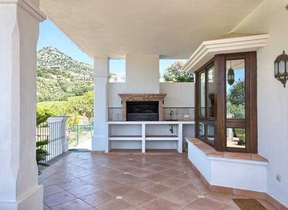 Stunning Luxury Villa in Marbella Club Golf Resort for sale ✨ Sea Views  – Gated