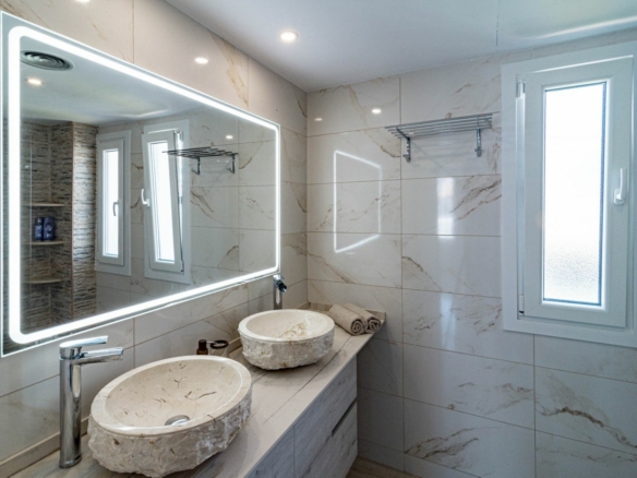 For sale –  Los Naranjos – Turnkey Penthouse Apartment in Nueva Andalucía, Costa del Sol
