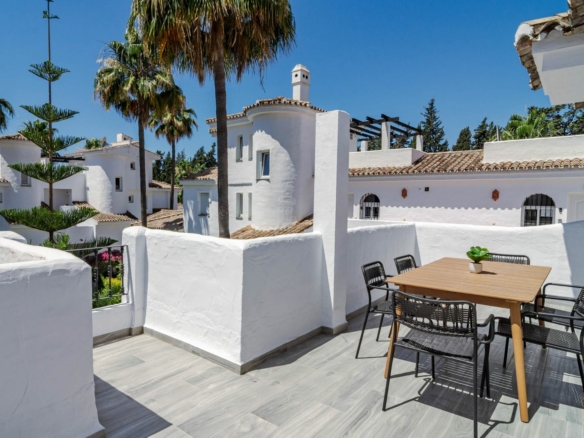 For sale –  Los Naranjos – Turnkey Penthouse Apartment in Nueva Andalucía, Costa del Sol