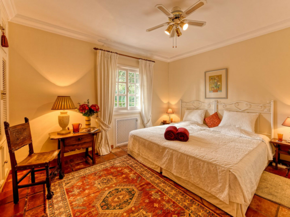 For Sale – VILLA · SAN PEDRO DE ALCÁNTARA – Large Garden – To Reform