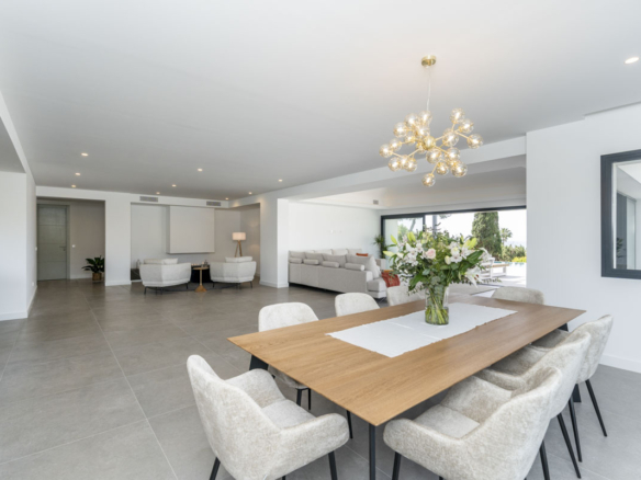 For Sale 🏡 Contemporary Andalusian Villa – Elviria – Sea views