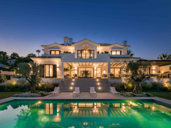 🏡 Villa for Sale in La Cerquilla, Nueva Andalucía