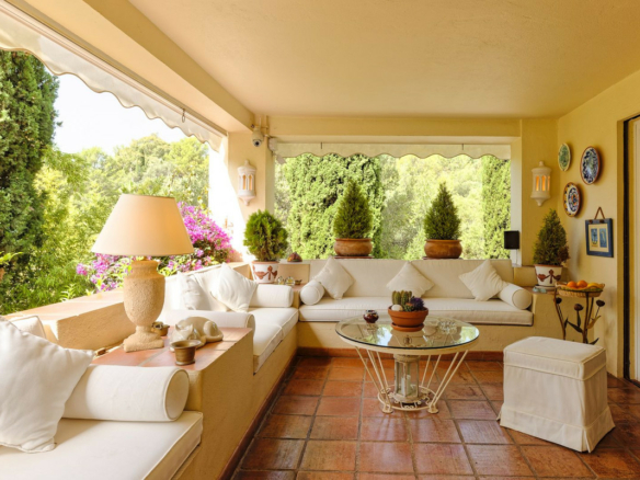 For Sale – VILLA · SAN PEDRO DE ALCÁNTARA – Large Garden – To Reform