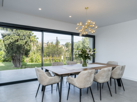 For Sale 🏡 Contemporary Andalusian Villa – Elviria – Sea views