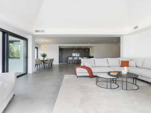 For Sale 🏡 Contemporary Andalusian Villa – Elviria – Sea views