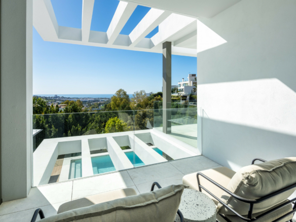 🏡 For Sale: Turnkey Modern Villa in La Quinta, Benahavís 🌟