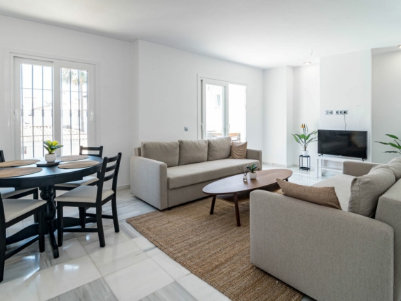 For sale –  Los Naranjos – Turnkey Penthouse Apartment in Nueva Andalucía, Costa del Sol