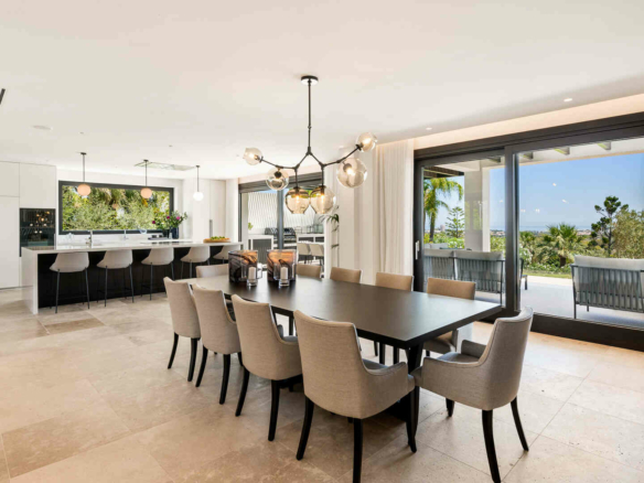 🏡 Villa for Sale in La Cerquilla, Nueva Andalucía