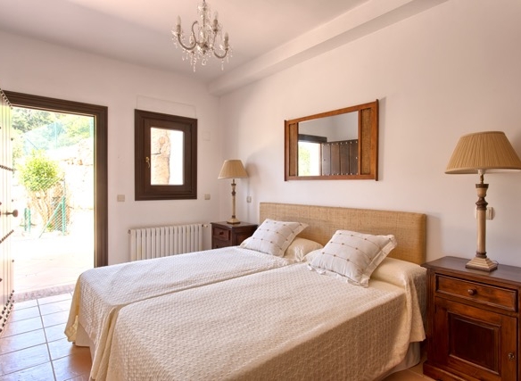 Stunning Luxury Villa in Marbella Club Golf Resort for sale ✨ Sea Views  – Gated
