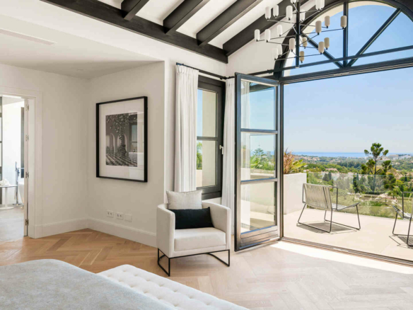 🏡 Villa for Sale in La Cerquilla, Nueva Andalucía