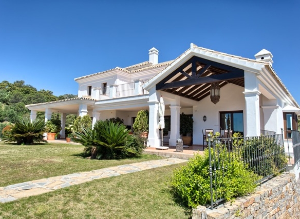 Stunning Luxury Villa in Marbella Club Golf Resort for sale ✨ Sea Views  – Gated