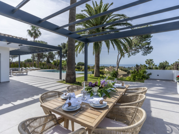 For Sale 🏡 Contemporary Andalusian Villa – Elviria – Sea views