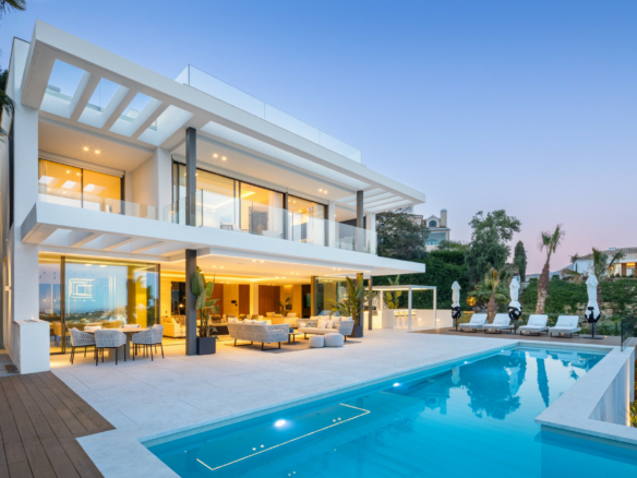 🏡 For Sale: Turnkey Modern Villa in La Quinta, Benahavís 🌟