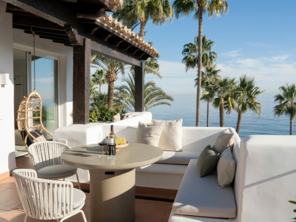 For sale 🏝️ ALCAZABA BEACH 🏝️ ✨  Penthouse –  Beachfront