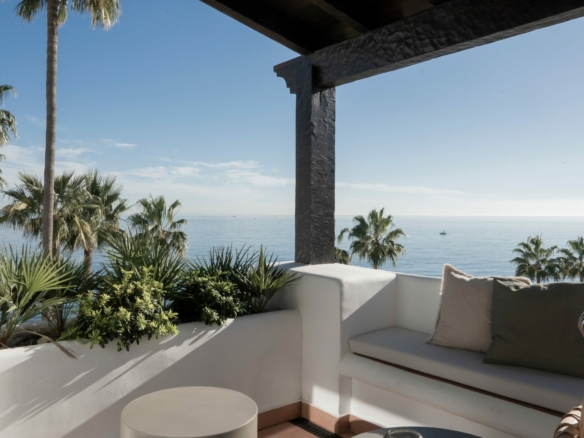 For sale 🏝️ ALCAZABA BEACH 🏝️ ✨  Penthouse –  Beachfront