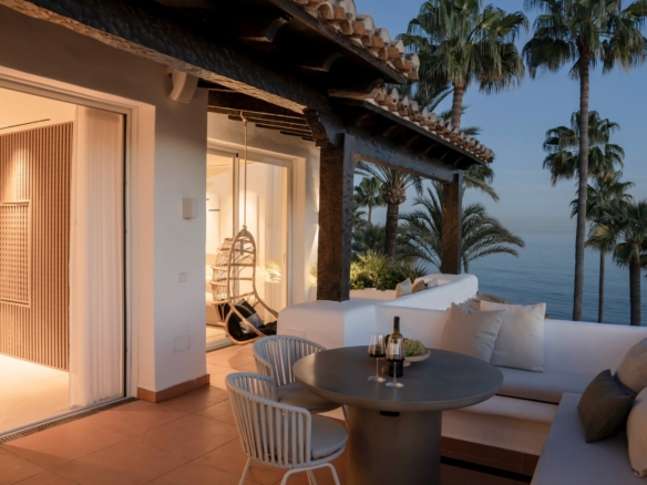 For sale 🏝️ ALCAZABA BEACH 🏝️ ✨  Penthouse –  Beachfront