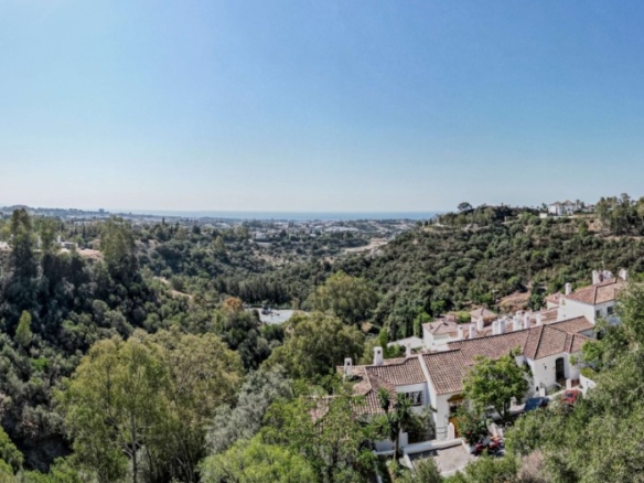 🌴 Development of a New Villa in Puerto de los Almendros, Benahavis