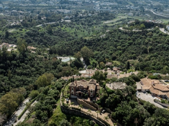 🌴 Development of a New Villa in Puerto de los Almendros, Benahavis