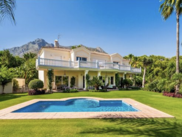 SOLD- Sierra Blanca (Marbella) 🏡 Classic Villa with Investment Potential! 🛠️