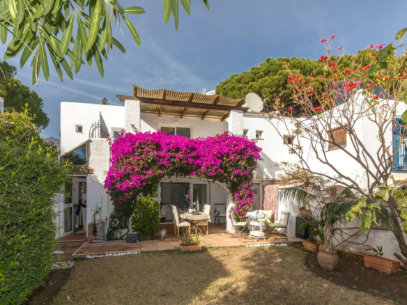 🏠 For Sale – Bargain Townhouse on the Golden Mile reduced to 500,000 euros! 🔥