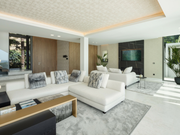 🏡 For Sale: Turnkey Modern Villa in La Quinta, Benahavís 🌟