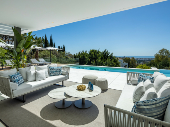 🏡 For Sale: Turnkey Modern Villa in La Quinta, Benahavís 🌟