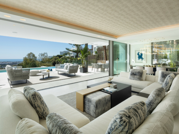 🏡 For Sale: Turnkey Modern Villa in La Quinta, Benahavís 🌟