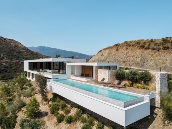 FOR SALE – MODERN LUXURY VILLA – PANORAMIC VIEWS – MARBELLA CLUB GOLF RESORT, BENAHAVIS 🏌️‍♂️🌅