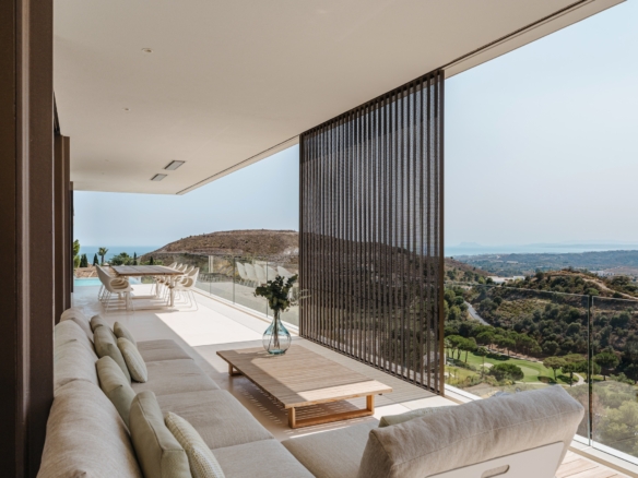 FOR SALE – MODERN LUXURY VILLA – PANORAMIC VIEWS – MARBELLA CLUB GOLF RESORT, BENAHAVIS 🏌️‍♂️🌅