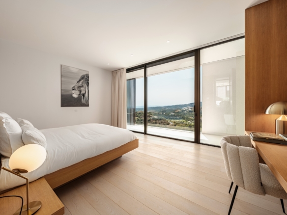 FOR SALE – MODERN LUXURY VILLA – PANORAMIC VIEWS – MARBELLA CLUB GOLF RESORT, BENAHAVIS 🏌️‍♂️🌅