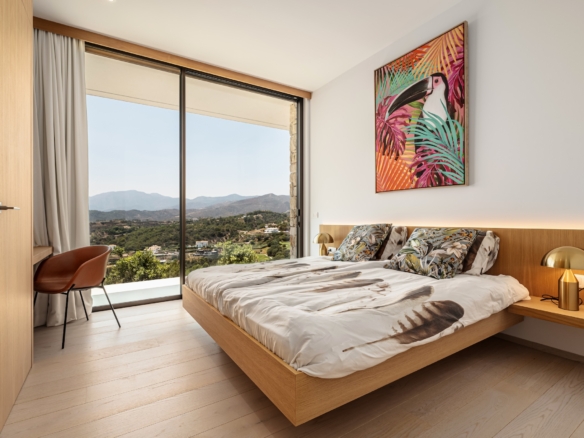 FOR SALE – MODERN LUXURY VILLA – PANORAMIC VIEWS – MARBELLA CLUB GOLF RESORT, BENAHAVIS 🏌️‍♂️🌅