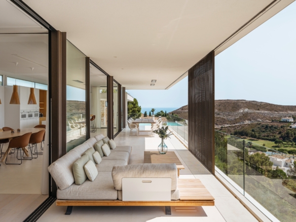 FOR SALE – MODERN LUXURY VILLA – PANORAMIC VIEWS – MARBELLA CLUB GOLF RESORT, BENAHAVIS 🏌️‍♂️🌅