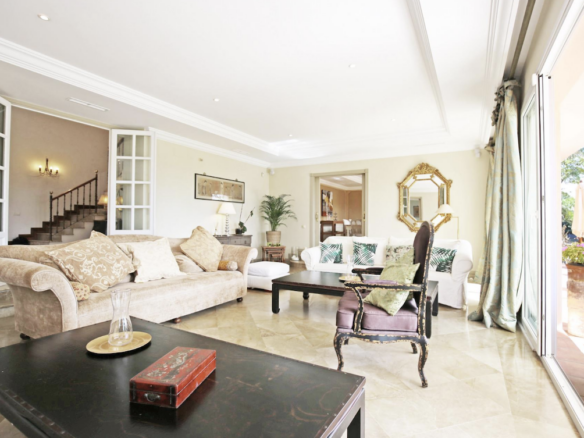 SOLD- Sierra Blanca (Marbella) 🏡 Classic Villa with Investment Potential! 🛠️