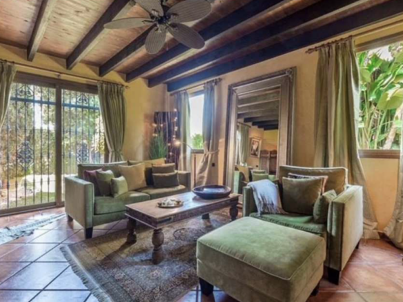 For sale -🏡 Spectacular Villa for Sale in Nueva Andalucia