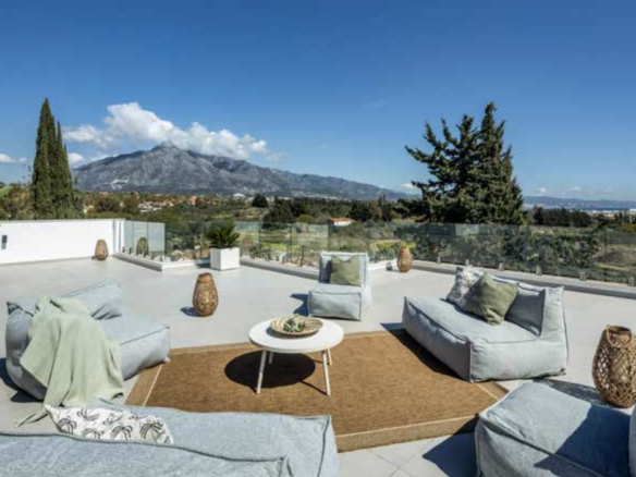 For sale 🏡 Modern Villa in Nueva Andalucia – Walk to Puerto Banus