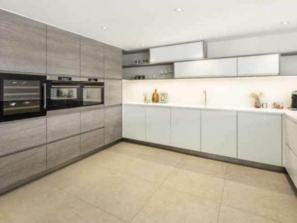 For sale 🏡 Modern Villa in Nueva Andalucia – Walk to Puerto Banus