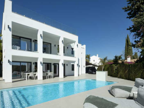 For sale 🏡 Modern Villa in Nueva Andalucia – Walk to Puerto Banus