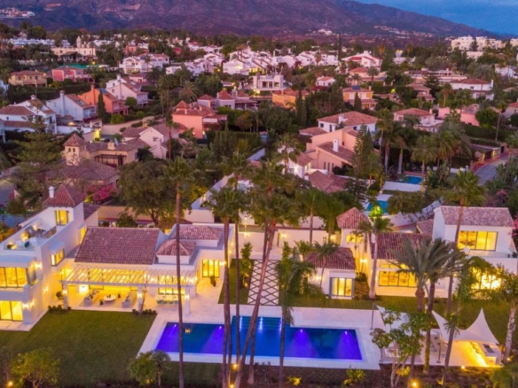Luxury Dream Villa – For Rent – Gated community – Nueva Andalucia (Marbella)  – Max 14 Guests