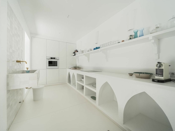 Nueva Andalucia 🏡 Beautiful Modern Villa in Gated Community for Rent! 