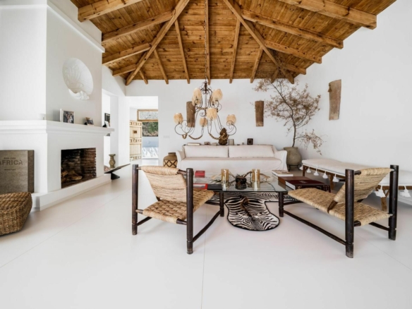 Nueva Andalucia 🏡 Beautiful Modern Villa in Gated Community for Rent! 