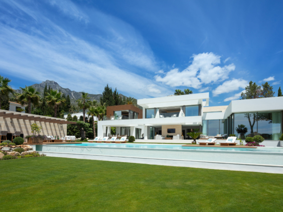 🌟 For Sale: Modern New  Villa in Sierra Blanca, Marbella Golden Mile 🌟