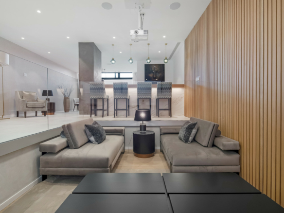For short-term rent in Nueva Andalucía- Turnkey Modern villa -Sea views