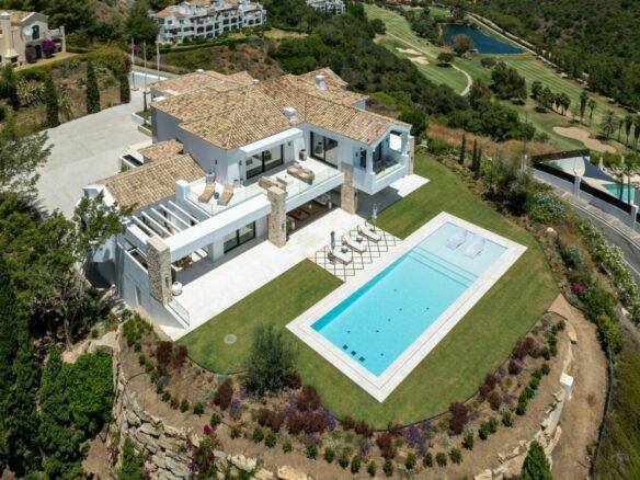 🏡✨ UNIQUE LUXURY VILLA WITH UNPARALLELED VIEWS IN EL HERROJO 🌴🌊