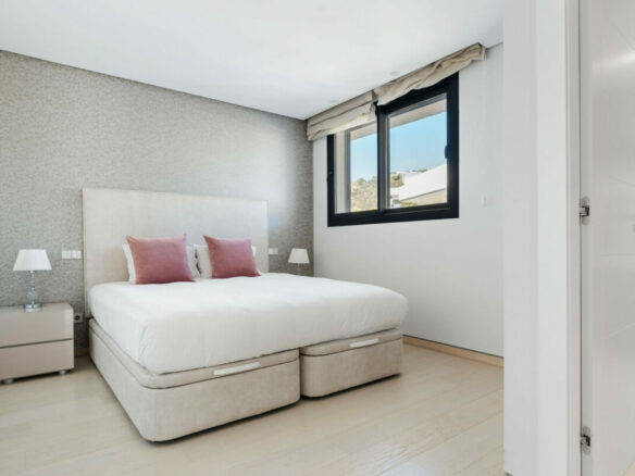 For Sale 🏡 MODERN VILLA IN LOMAS DE LA QUINTA, BENAHAVIS 🌴