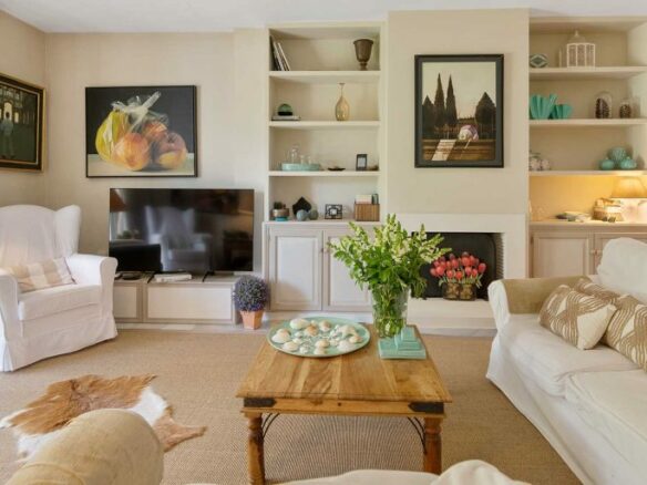 🏡 For Sale: Nueva Andalucia –  Villa in Gated Community 🏡