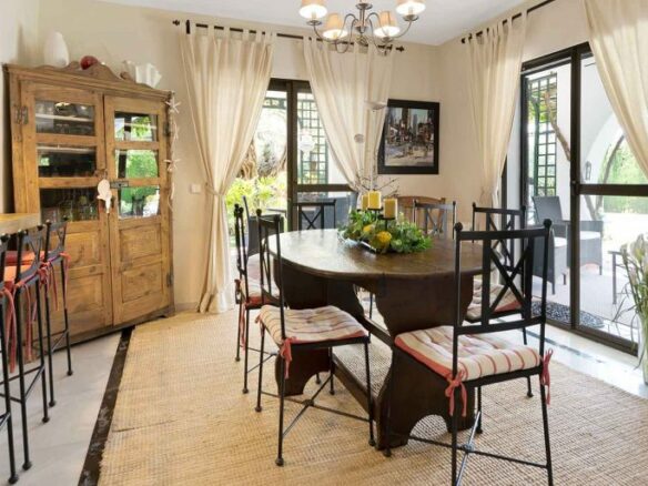 🏡 For Sale: Nueva Andalucia –  Villa in Gated Community 🏡
