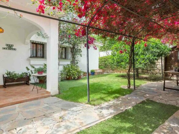 🏡 For Sale: Nueva Andalucia –  Villa in Gated Community 🏡