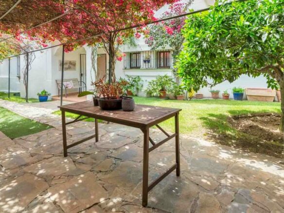 🏡 For Sale: Nueva Andalucia –  Villa in Gated Community 🏡